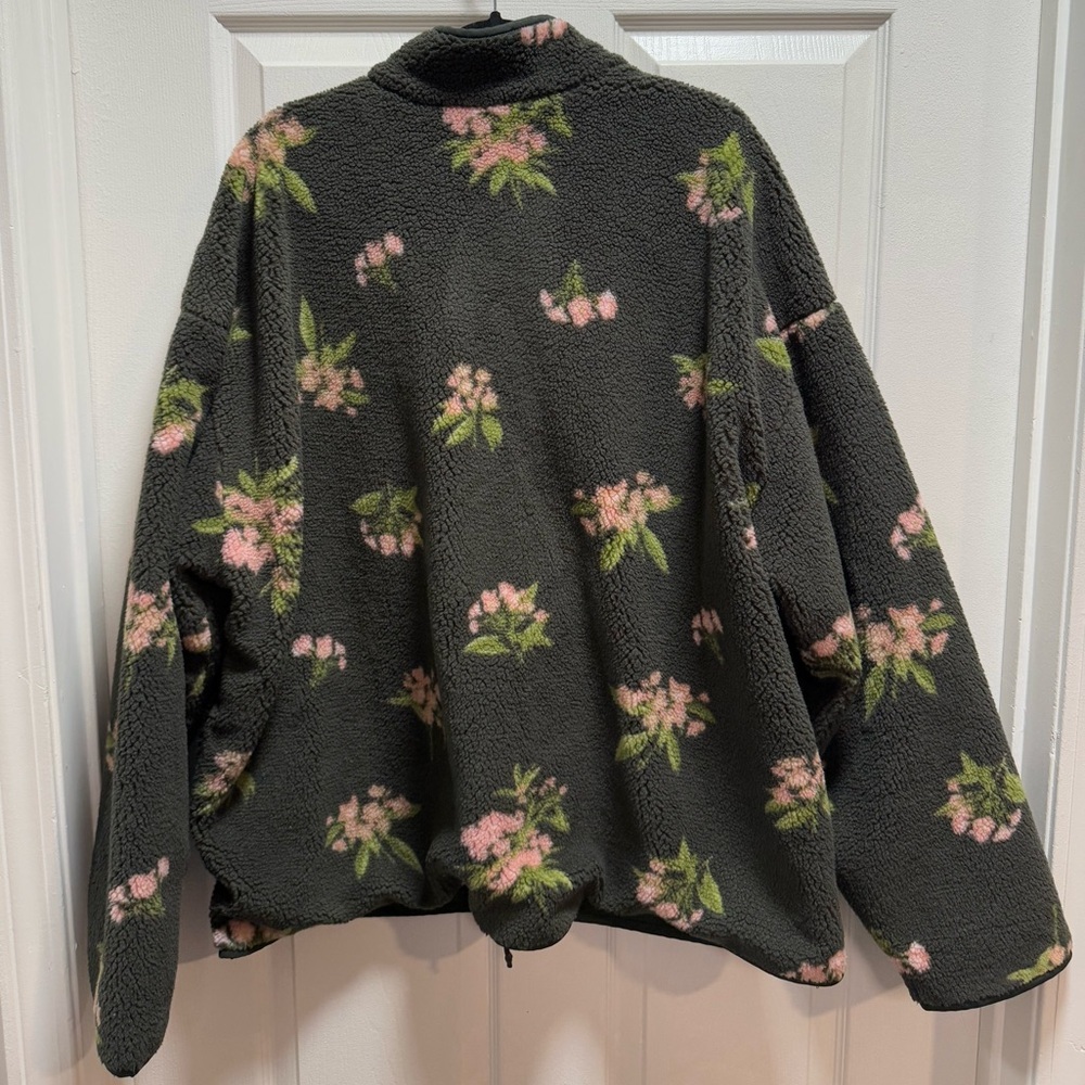 Woolrich x Target Floral Sherpa Jacket - olive green and pink. XXL - Picture 6 of 6